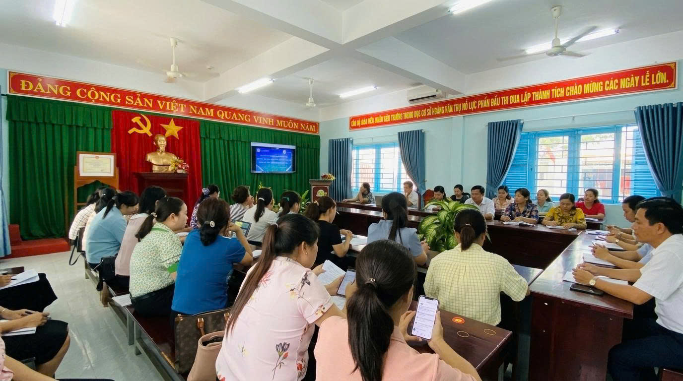 TRƯỜNG THCS NGÔ SỸ LIÊN THAM GIA TẬP HUẤN ỨNG DỤNG NỀN TẢNG TRỢ LÝ TRÍ TUỆ NHÂN TẠO MISA ONEAI